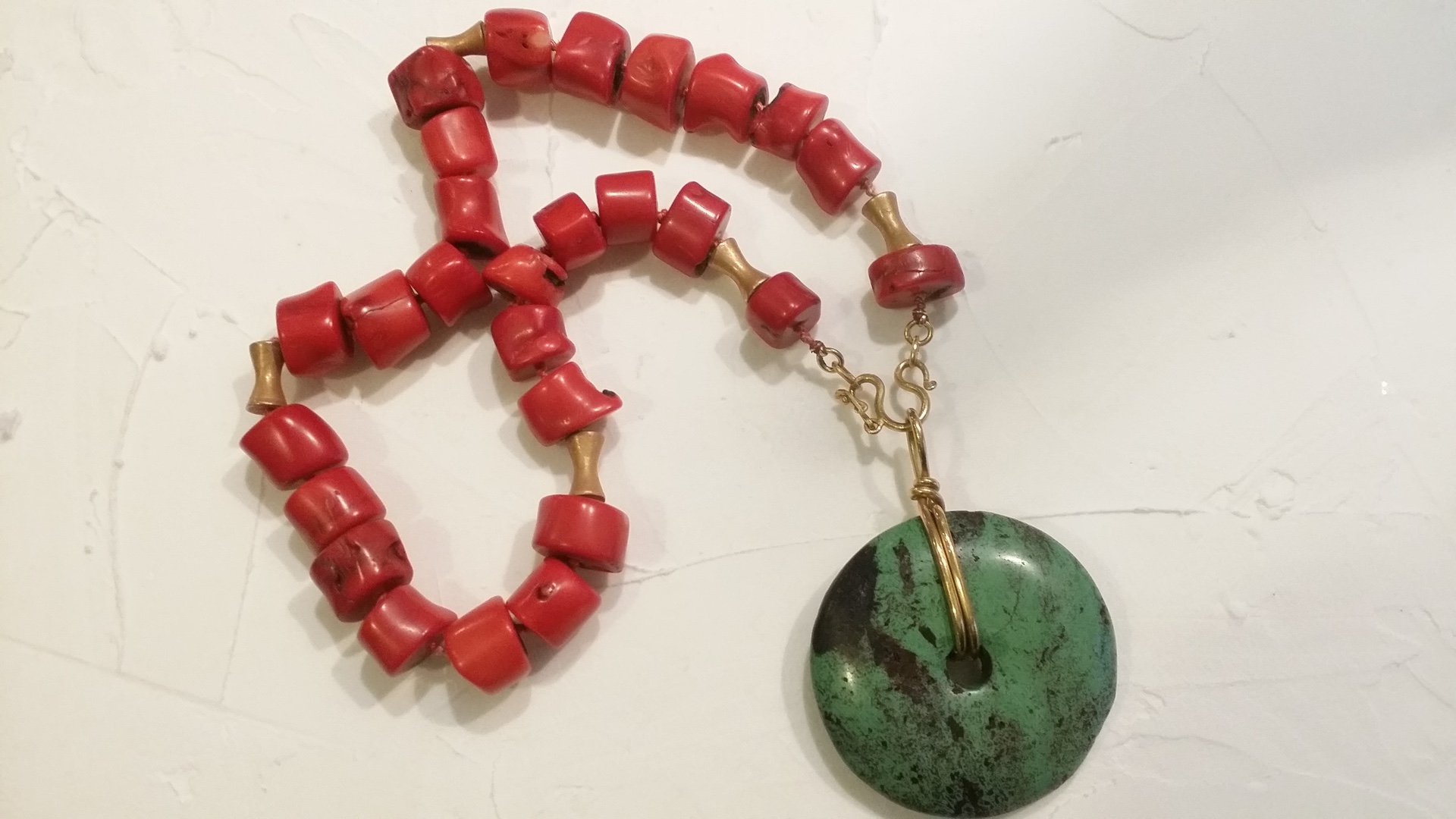 Coral Choker & detachable Varasite Disc with 22k