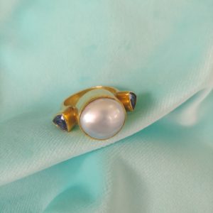 minimalist pearl